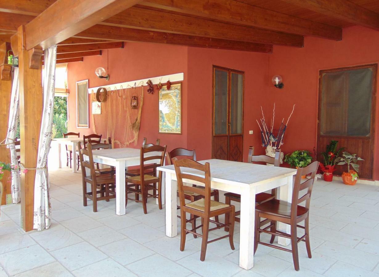 Agriturismo Villa Tommaso Torre dell'Orso Luaran gambar
